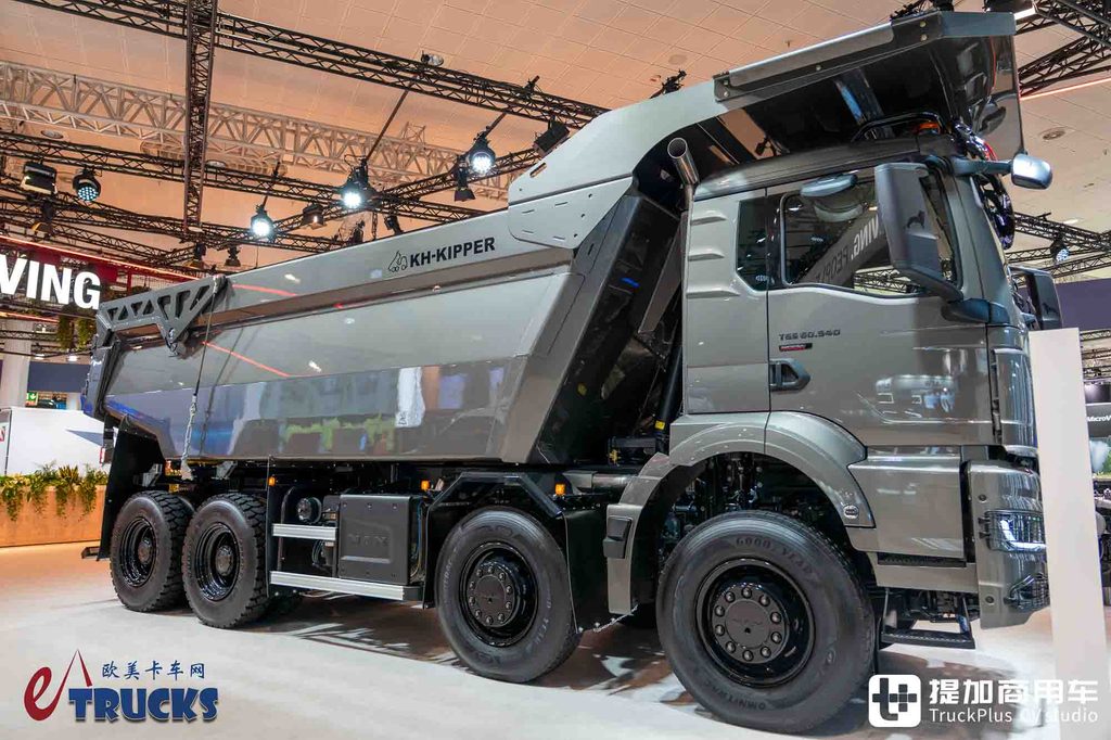 2026IAA:总重可达60吨!黑红定制套件加身,曼恩TGS 60.540矿用自卸车深度实拍评测