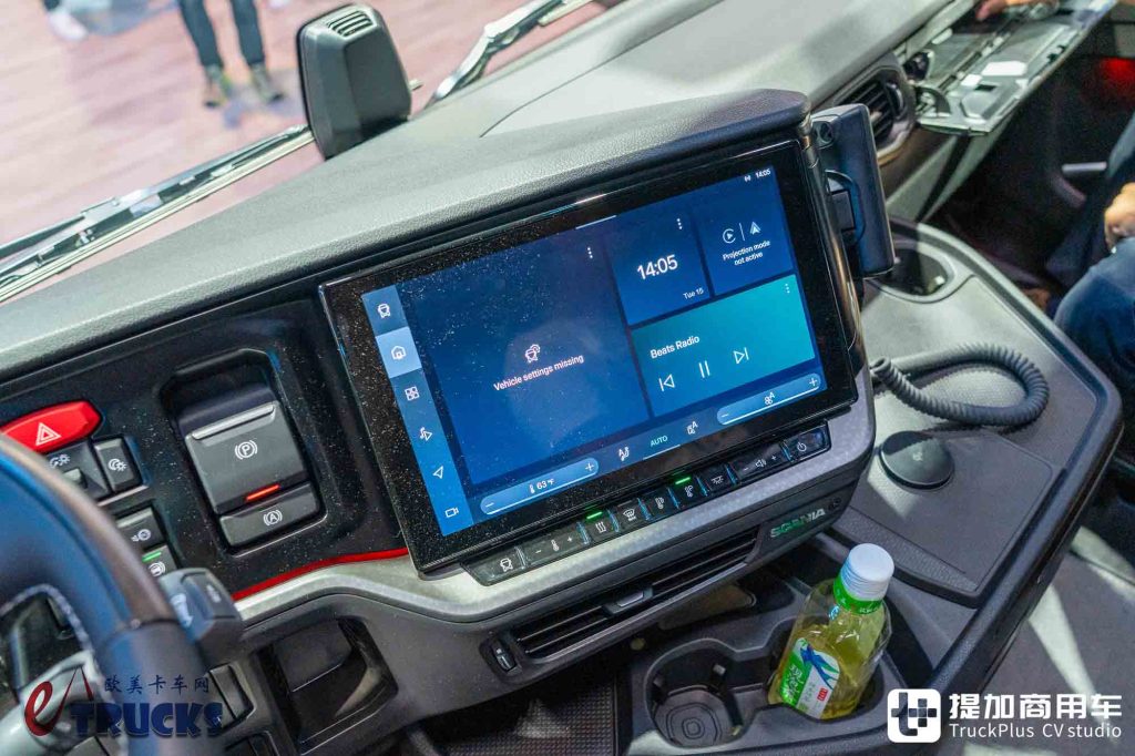 2026IAA：全新前脸、隐藏门把手，还有电子后视镜？斯堪尼亚新款Dynamic 430 R牵引车深度实拍评测