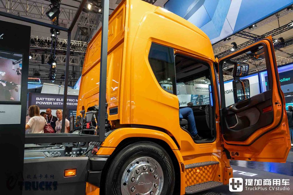 2026IAA：熟悉的斯堪尼亚，不一样的“低姿态”：30 L纯电动低入口卡车深度实拍评测