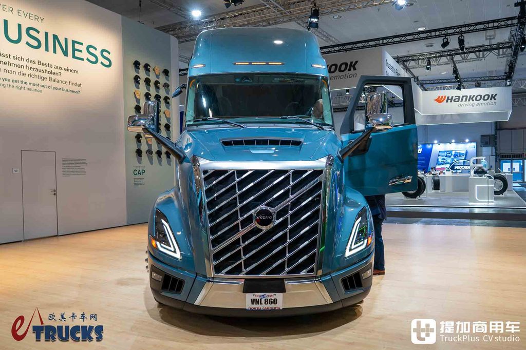 2026IAA：房车级超大生活舱，欧洲血统的美国卡车？沃尔沃VNL长头卡车深度实拍评测