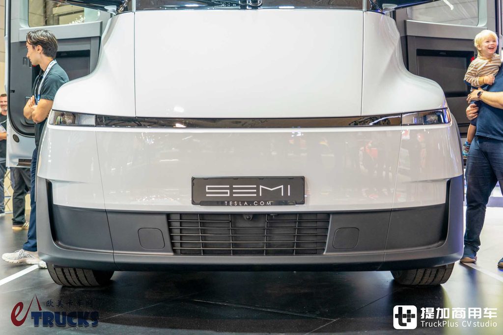 2026IAA：地球上最先进的电动重卡？实则有不少妥协！特斯拉Semi深度实拍评测