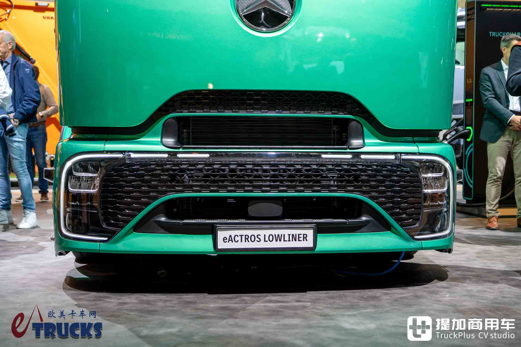 2026IAA:长途电动重卡也能玩低鞍座?奔驰eActros Lowliner牵引车深度实拍评测
