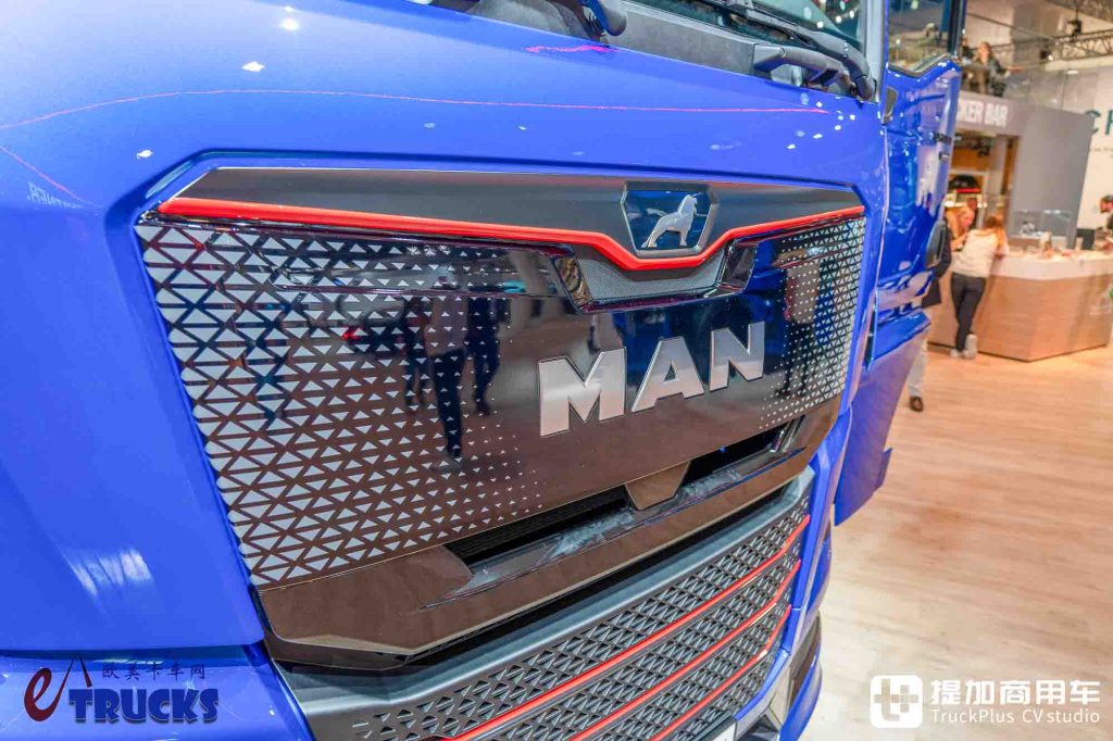 2026IAA：续航720公里！前脸加长12厘米，还带OK窗？曼恩新款eTGX电动重卡深度实拍评测