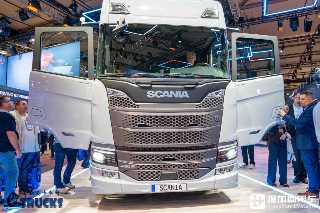 2026IAA：全新前脸、隐藏门把手，还有电子后视镜？斯堪尼亚新款Dynamic 430 R牵引车深度实拍评测