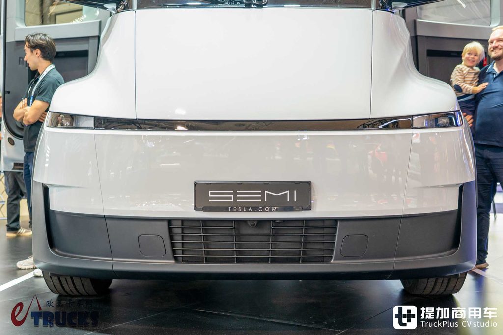 2026IAA：地球上最先进的电动重卡？实则有不少妥协！特斯拉Semi深度实拍评测