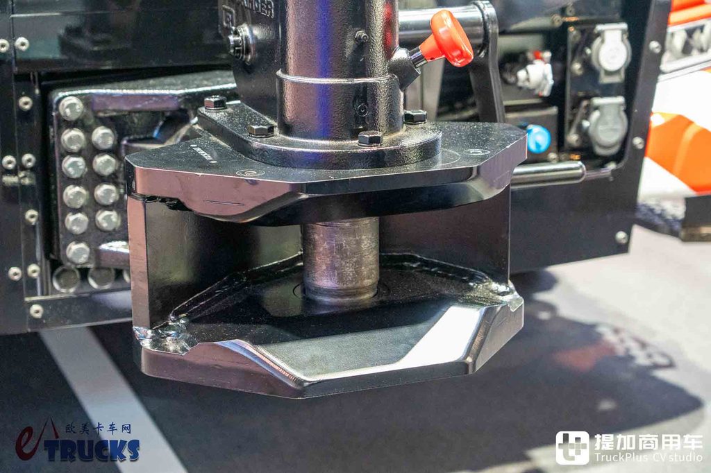 2026IAA：斯堪尼亚千吨王来了！8x6驱动配770匹V8机，770 S大件牵引车深度实拍评测