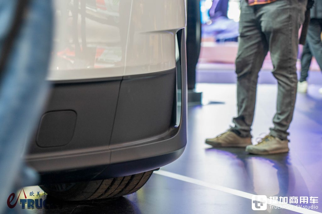 2026IAA：地球上最先进的电动重卡？实则有不少妥协！特斯拉Semi深度实拍评测