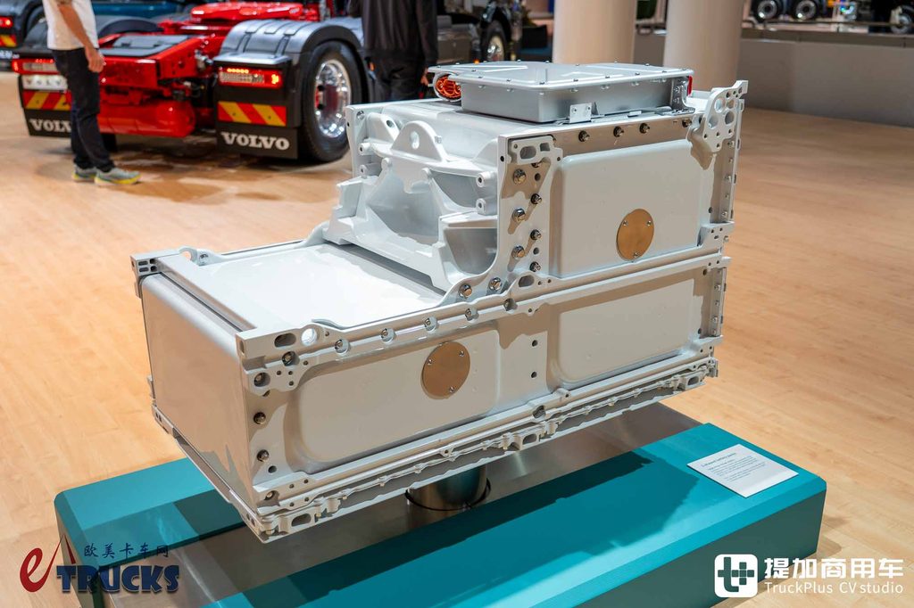 2026IAA：三星电池独苗，续航700公里？沃尔沃FH Aero长续航版电动重卡深度实拍评测