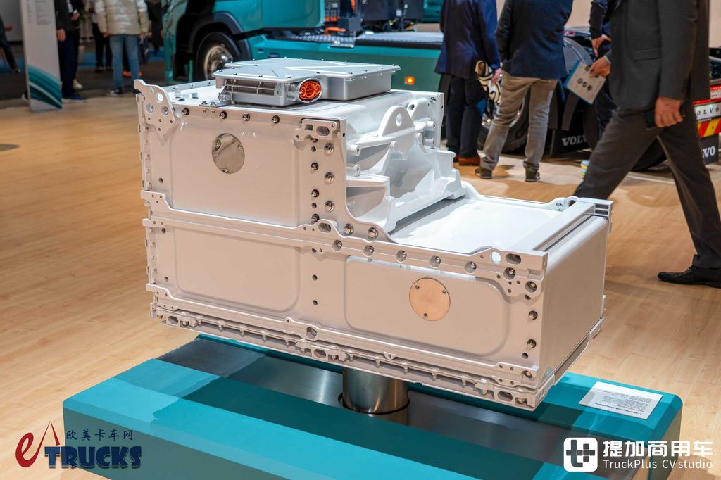 2026IAA：三星电池独苗，续航700公里？沃尔沃FH Aero长续航版电动重卡深度实拍评测