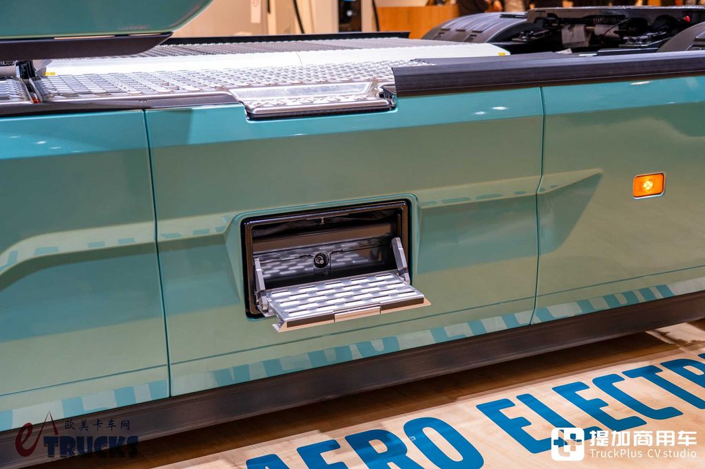 2026IAA：三星电池独苗，续航700公里？沃尔沃FH Aero长续航版电动重卡深度实拍评测