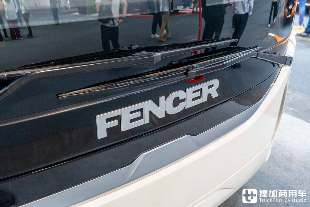 柴油守长途,电动攻城际:V13与FENCER f6双剑合璧,看海格客车的欧洲运营逻辑