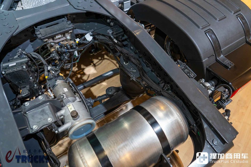 2026IAA：三星电池独苗，续航700公里？沃尔沃FH Aero长续航版电动重卡深度实拍评测