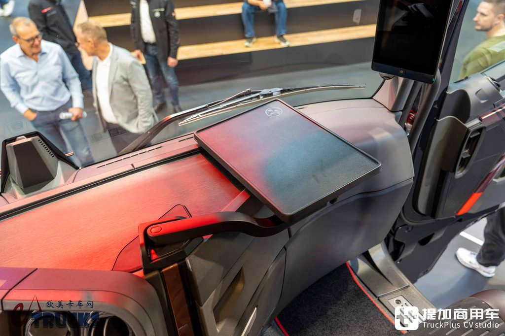 2026IAA：全球限量30台！法式浪漫拉满？雷诺T-High终极版深度实拍评测