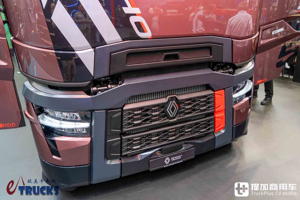 2026IAA：全球限量30台！法式浪漫拉满？雷诺T-High终极版深度实拍评测