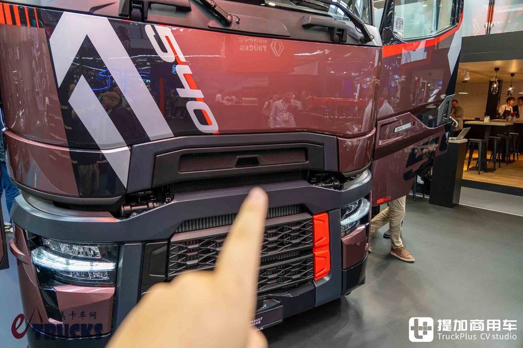 2026IAA：全球限量30台！法式浪漫拉满？雷诺T-High终极版深度实拍评测